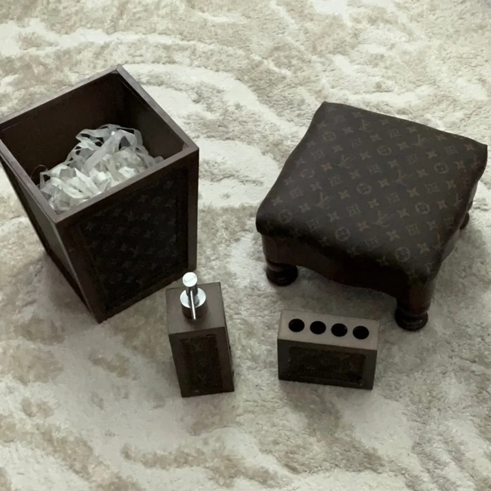 H by Halston Brown Bath Accessories Set for Elegant Decor